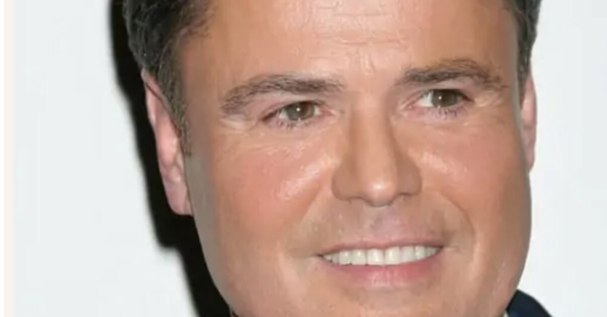 At His Final Concert, Donny Osmond Shares An Emotional Moment With His Brother.