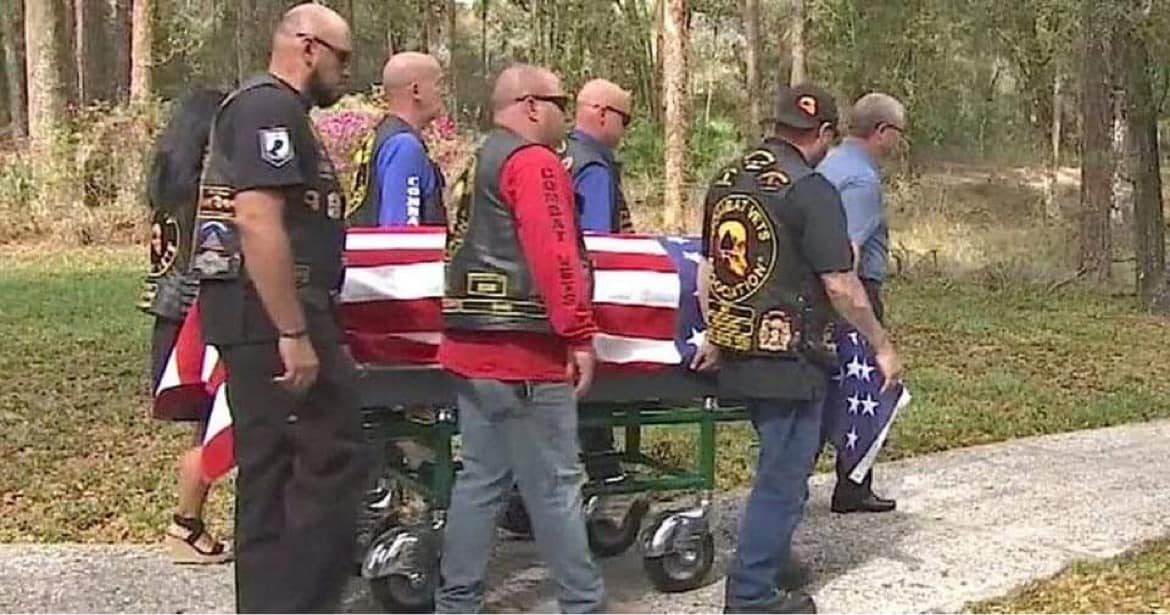 Marine dies alone with no one to claim his body – then 7 bikers show up and grab casket for tribute